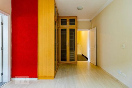 Casa à venda com 285m², 3 quartos e 5 vagasSuíte 2