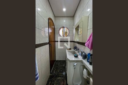 Casa à venda com 220m², 3 quartos e 2 vagasBanheiro do Quarto 1