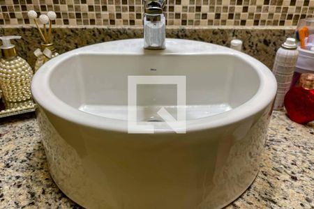 Casa à venda com 220m², 3 quartos e 2 vagasBanheiro