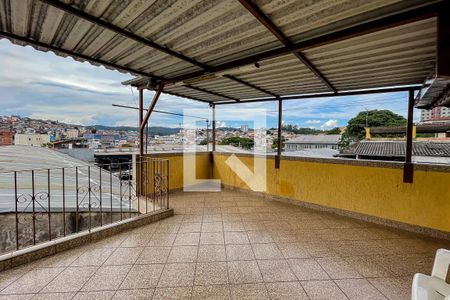 Casa à venda com 220m², 3 quartos e 2 vagasVaranda