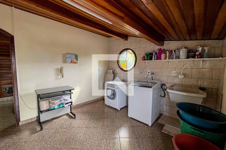 Casa à venda com 220m², 3 quartos e 2 vagasÁrea de Serviço