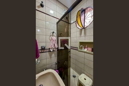 Casa à venda com 220m², 3 quartos e 2 vagasBanheiro do Quarto 2