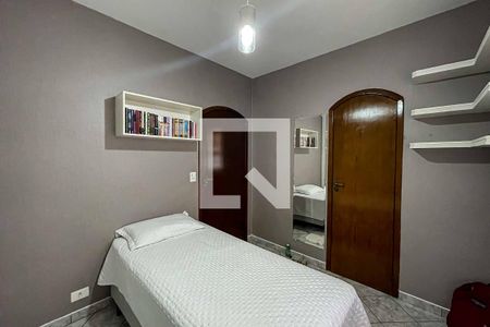 Casa à venda com 220m², 3 quartos e 2 vagasQuarto 2 