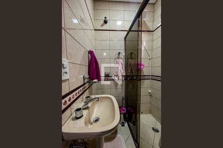 Casa à venda com 220m², 3 quartos e 2 vagasBanheiro do Quarto 2