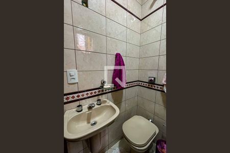 Casa à venda com 220m², 3 quartos e 2 vagasBanheiro do Quarto 2