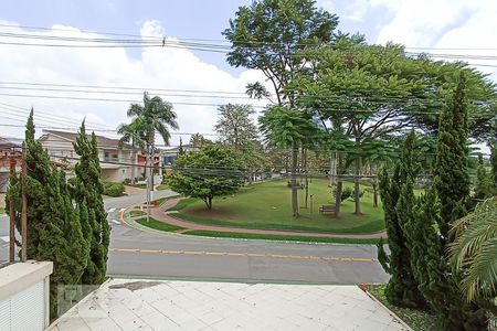 Casa de condomínio à venda com 340m², 4 quartos e 6 vagasVista varanda quarto 3 e suíte