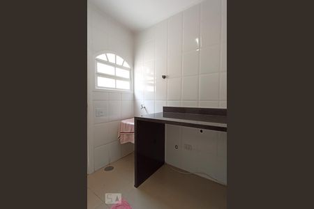 Casa de condomínio à venda com 340m², 4 quartos e 6 vagasÁrea de serviço