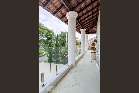 Casa de condomínio à venda com 340m², 4 quartos e 6 vagasVaranda quarto 3 e suíte 