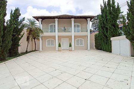 Casa de condomínio à venda com 340m², 4 quartos e 6 vagasFachada