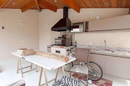 Casa de condomínio à venda com 340m², 4 quartos e 6 vagasÁrea gourmet e churrasqueira