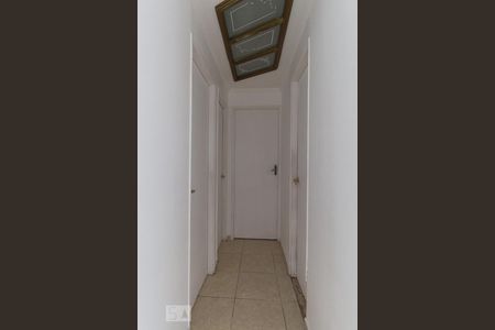 Corredor de apartamento à venda com 3 quartos, 55m² em Vila Ema, São Paulo