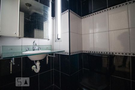 Banheiro de apartamento à venda com 3 quartos, 55m² em Vila Ema, São Paulo