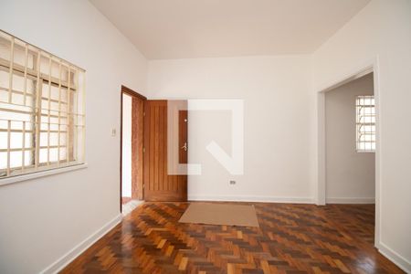 Sala de estar, vista porta de entrada  de casa à venda com 3 quartos, 220m² em Planalto Paulista, São Paulo