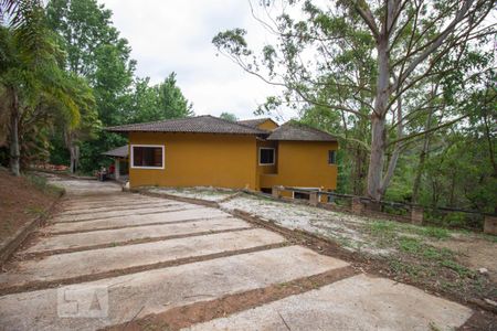 Casa de condomínio à venda com 700m², 4 quartos e 4 vagasFachada