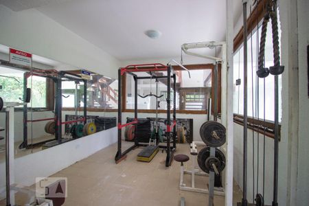 Casa de condomínio à venda com 700m², 4 quartos e 4 vagasAcademia