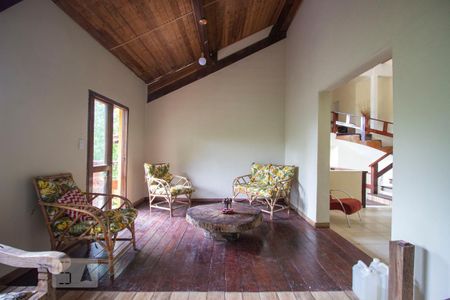 Casa de condomínio à venda com 700m², 4 quartos e 4 vagasSala com lareira