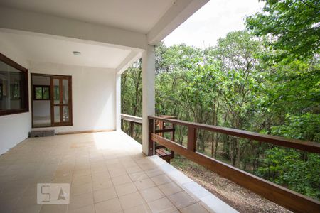 Casa de condomínio à venda com 700m², 4 quartos e 4 vagasvaranda