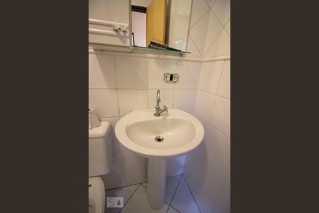 Casa de condomínio à venda com 700m², 4 quartos e 4 vagasBanheiro da Suíte 2
