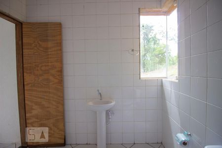 Casa de condomínio à venda com 700m², 4 quartos e 4 vagasBanheiro de Serviço