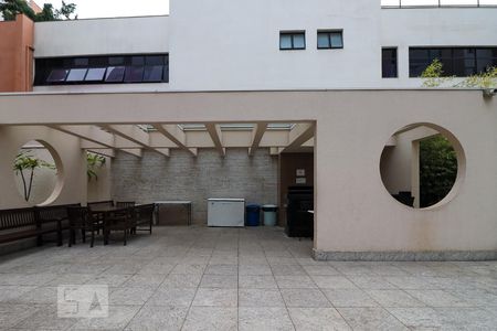 Apartamento à venda com 234m², 3 quartos e 3 vagasChurrasqueira