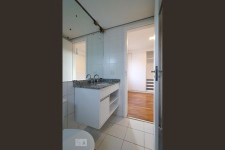 Apartamento à venda com 234m², 3 quartos e 3 vagasBanheiro da Suíte 2