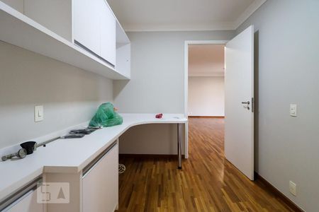 Apartamento à venda com 234m², 3 quartos e 3 vagasEscritório