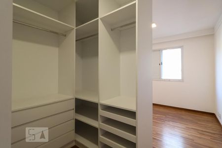 Apartamento à venda com 234m², 3 quartos e 3 vagasCloset da Suíte 1