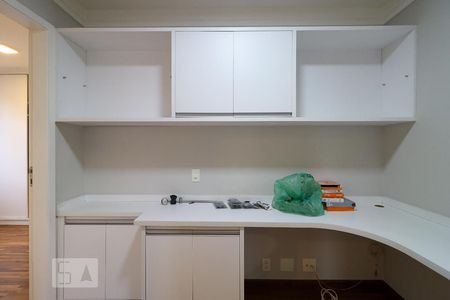 Apartamento à venda com 234m², 3 quartos e 3 vagasEscritório