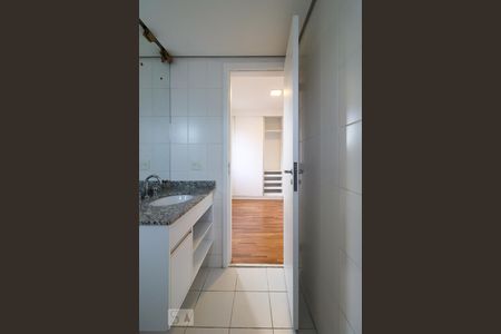 Apartamento à venda com 234m², 3 quartos e 3 vagasBanheiro da Suíte 2