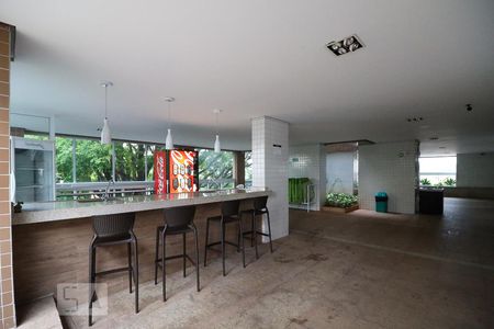 Apartamento à venda com 234m², 3 quartos e 3 vagasBar da Piscina