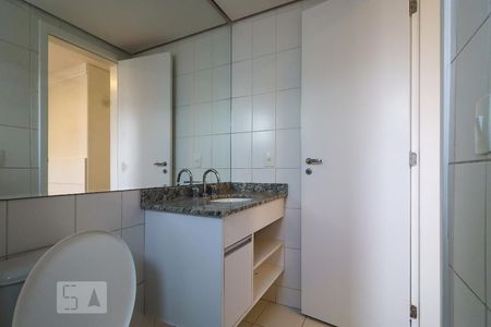 Apartamento à venda com 234m², 3 quartos e 3 vagasBanheiro da Suíte 1