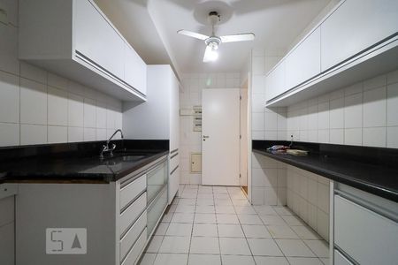 Apartamento à venda com 234m², 3 quartos e 3 vagasCozinha
