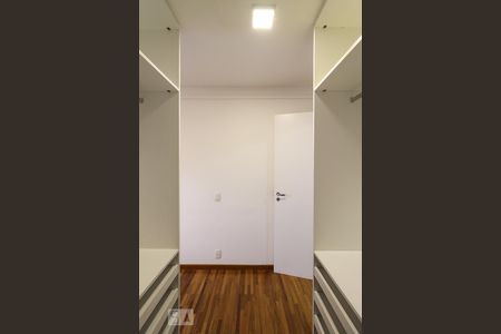Apartamento à venda com 234m², 3 quartos e 3 vagasCloset da Suíte 1