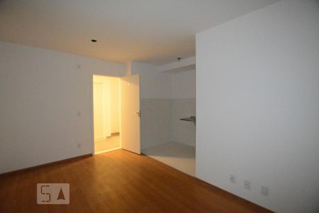 Sala de apartamento para alugar com 2 quartos, 45m² em Irajá, Rio de Janeiro