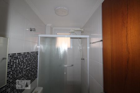 Banheiro suite de apartamento à venda com 2 quartos, 63m² em Olímpico, São Caetano do Sul