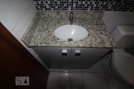 Banheiro suite de apartamento à venda com 2 quartos, 63m² em Olímpico, São Caetano do Sul