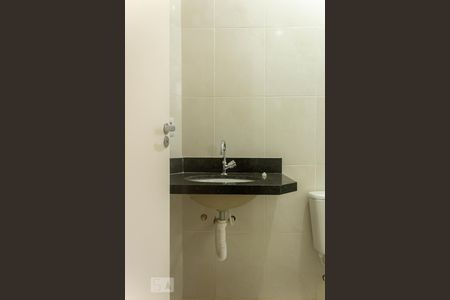 Casa à venda com 144m², 3 quartos e 4 vagasBanheiro Suíte 2