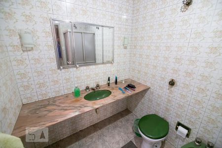 Banheiro 1 de casa à venda com 3 quartos, 250m² em Jardim Sarah, São Paulo