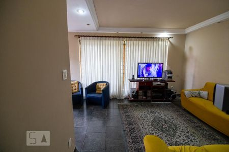 Sala de casa à venda com 3 quartos, 250m² em Jardim Sarah, São Paulo