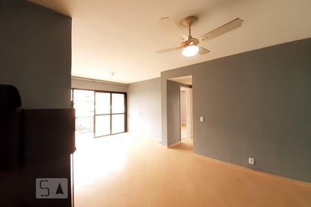 Apartamento à venda com 69m², 2 quartos e 1 vaga Apartamento à venda com 69m², 2 quartos e 1 vagaSala