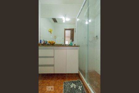 Apartamento à venda com 112m², 3 quartos e 2 vagas Apartamento à venda com 112m², 3 quartos e 2 vagasBanheiro da Suíte