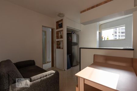 Sala de apartamento para alugar com 1 quarto, 36m² em Jardim Apipema, Salvador