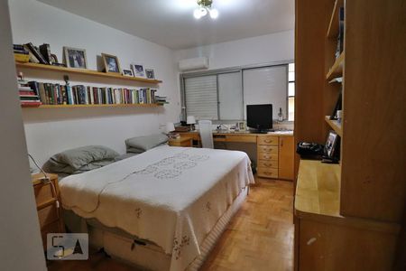 Apartamento para alugar com 227m², 4 quartos e 2 vagasQuarto