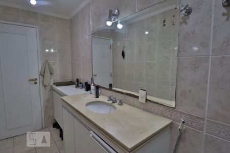 Apartamento para alugar com 227m², 4 quartos e 2 vagasBanheiro