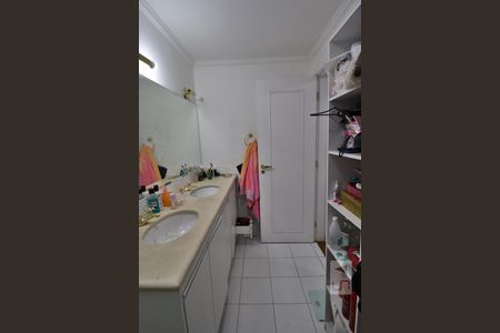 Apartamento para alugar com 227m², 4 quartos e 2 vagasBanheiro Suíte 1