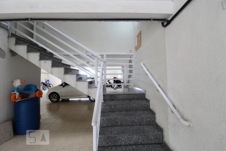 Apartamento à venda com 50m², 2 quartos e 1 vagaEscada