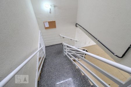 Apartamento à venda com 50m², 2 quartos e 1 vagaEscada