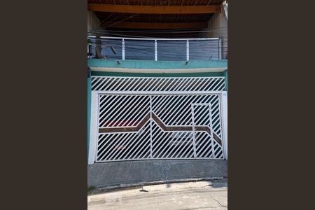 Casa à venda com 110m², 2 quartos e 2 vagas Casa à venda com 110m², 2 quartos e 2 vagasFachada