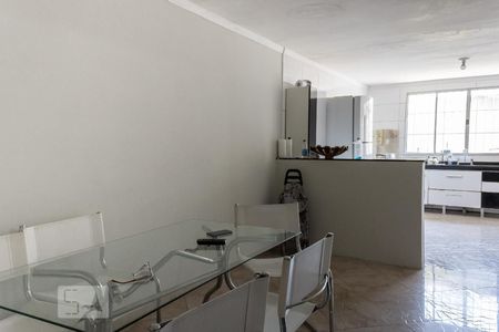 Casa à venda com 110m², 2 quartos e 2 vagas Casa à venda com 110m², 2 quartos e 2 vagasSala de Jantar