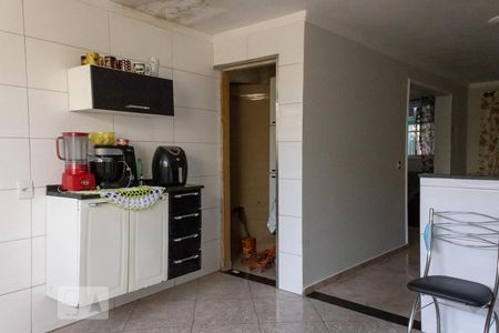 Casa à venda com 110m², 2 quartos e 2 vagas Casa à venda com 110m², 2 quartos e 2 vagasCozinha